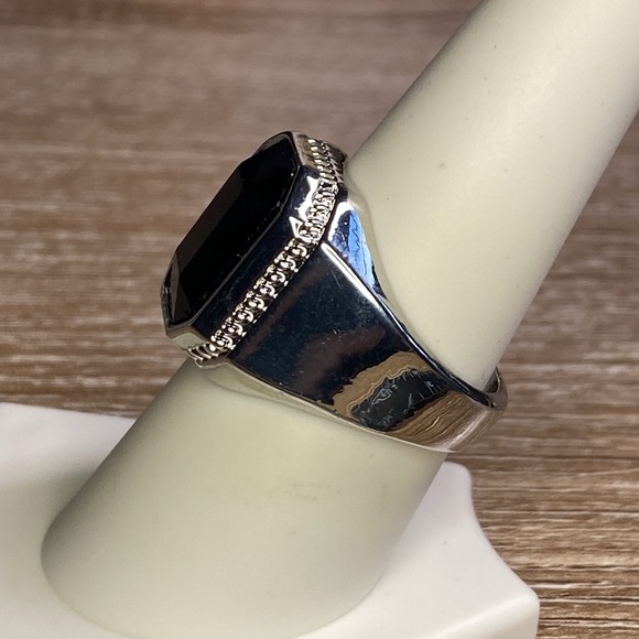 Men’s Black & Silvertone Signet Style Ring - Picture 4 of 10